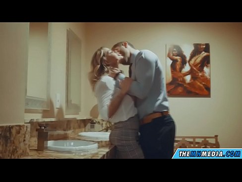 ❤️ Kiam belplena blondulo delogas vin en publika necesejo ❤ Anala video ĉe eo.elitemangas.top ❤